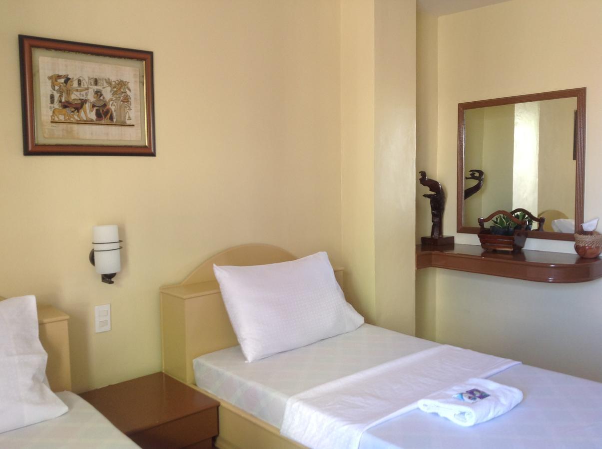 Danel Pensionne House Таклобан Екстериор снимка