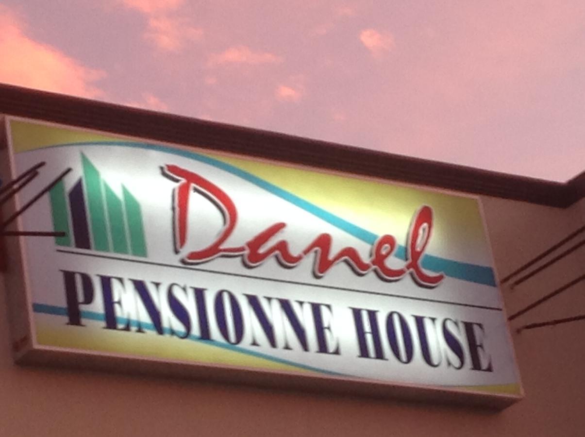 Danel Pensionne House Таклобан Екстериор снимка