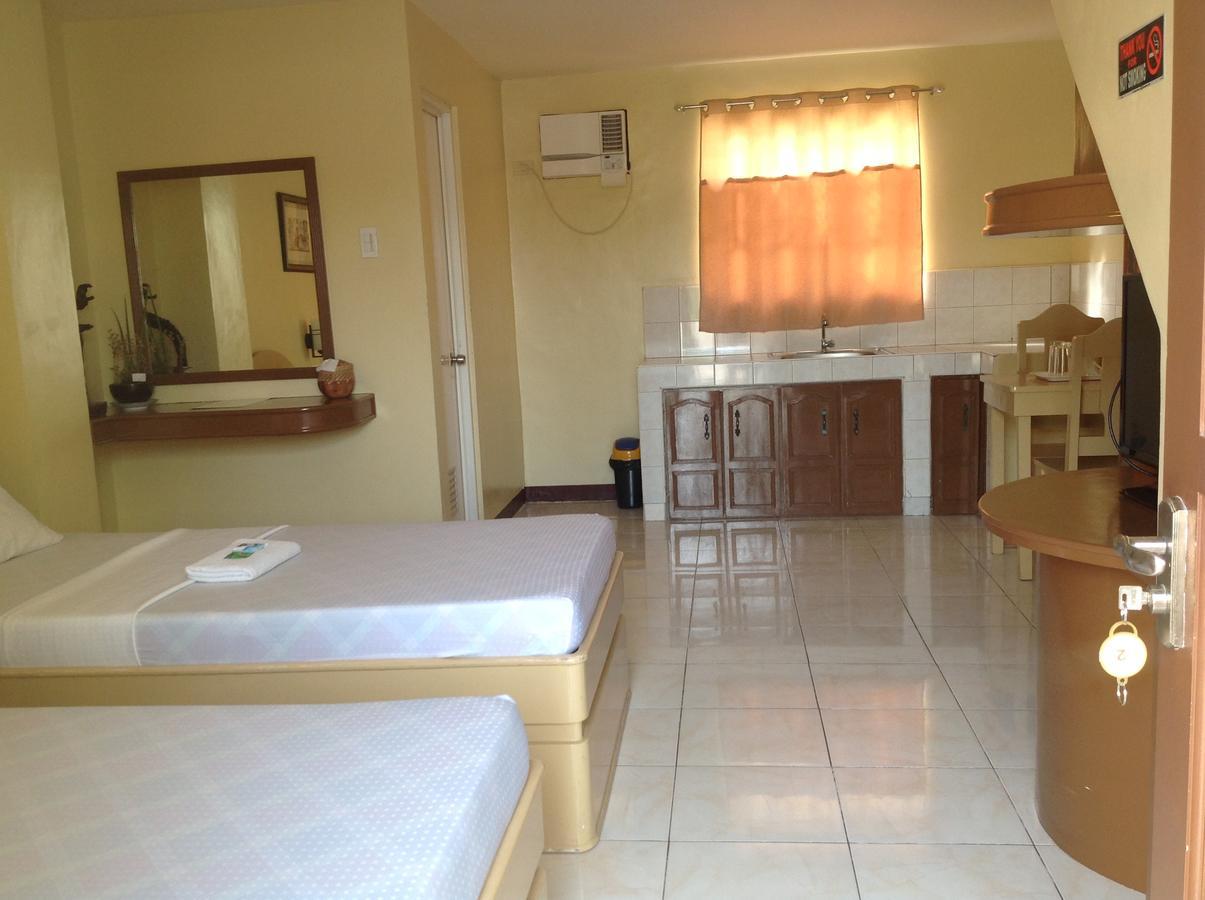 Danel Pensionne House Таклобан Екстериор снимка