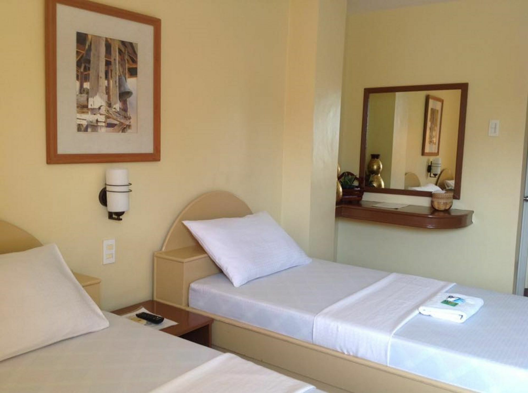 Danel Pensionne House Таклобан Екстериор снимка